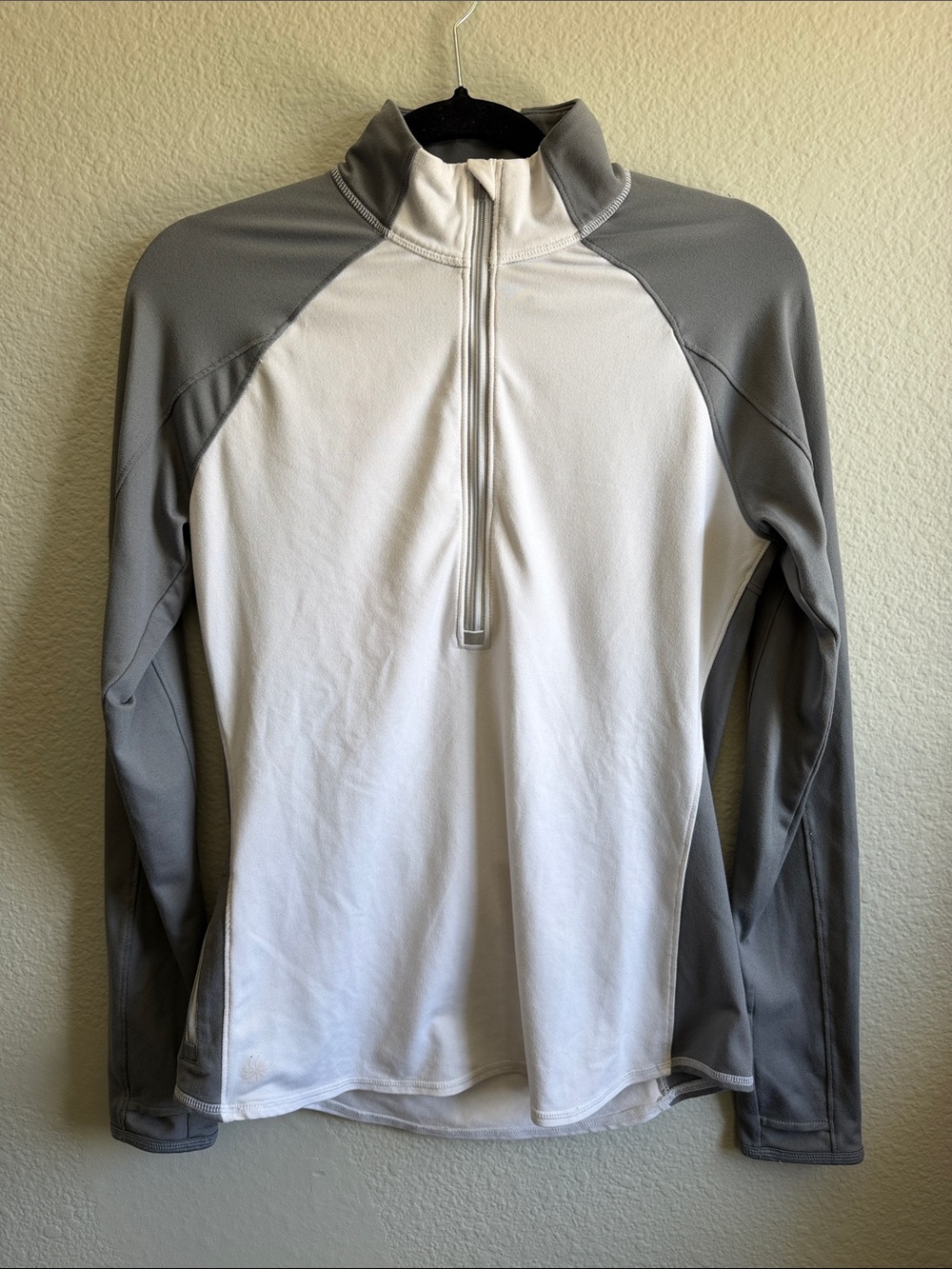 Half-Zip Athleta Pullover - White & Gray